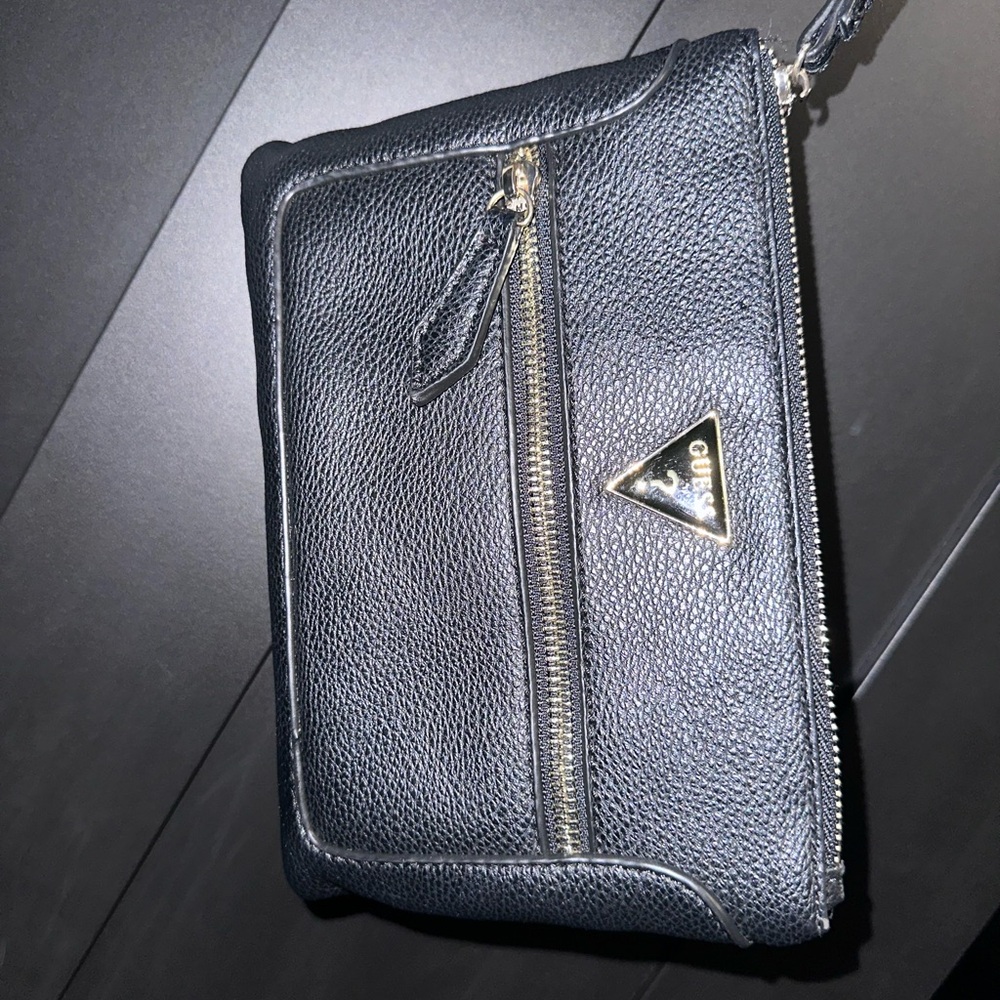 Guess Wristlet